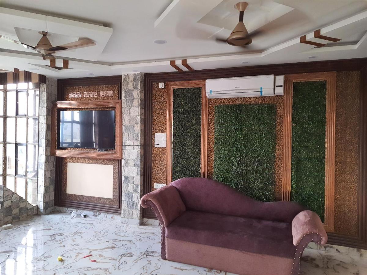Divine Hotel & Banquet Hall بوبال المظهر الخارجي الصورة