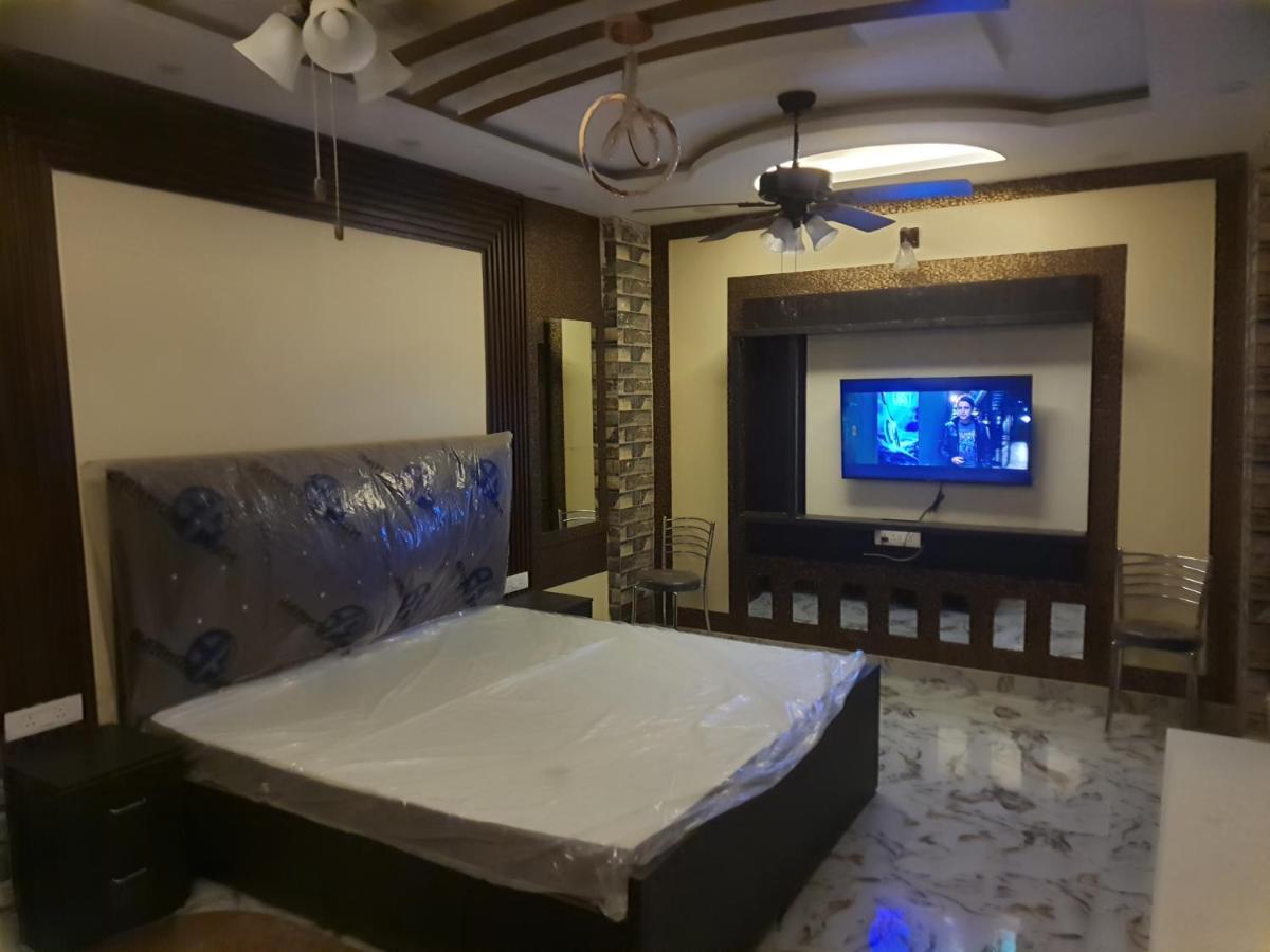 Divine Hotel & Banquet Hall بوبال المظهر الخارجي الصورة